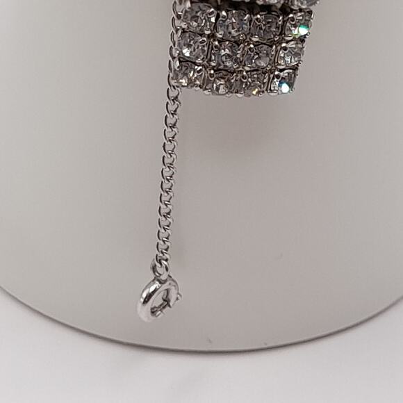 Vintage 1950s Clear Rhinestones Rhodium Plate 1/2" by 7" Bracelet - Safety Chain - Picture 6 of 10